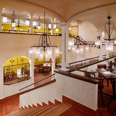 Отель Frankfurt Airport Marriott Франкфурт-на-Майне